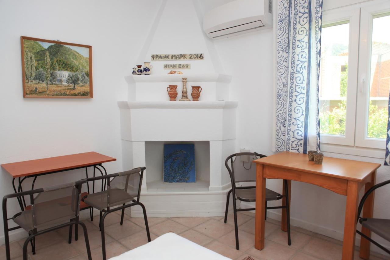 Panormos  O Pyrgos Accommodations מראה חיצוני תמונה